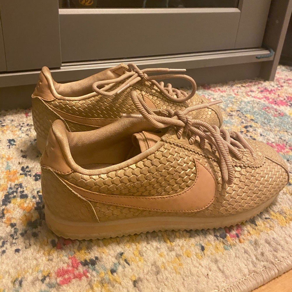 Nike cortez “game of thrones” dedicated